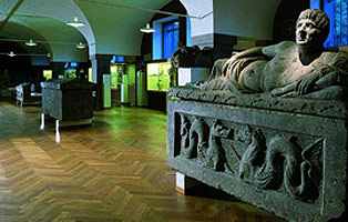 La sala delle collezioni etrusche della Ny Carlsberg Glyptotek di Copenhagen.