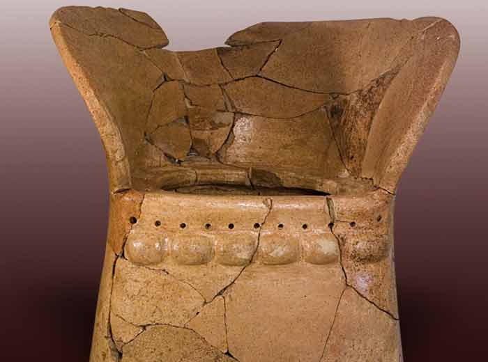  Il trono del re di Eretum rinvenuto nella tomba